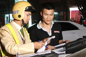 CSGT vẫn có quyền trưng dụng phương tiện thông tin liên lạc