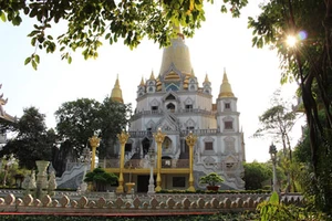 Bửu Long - ngôi chùa có bảo tháp lớn nhất Việt Nam