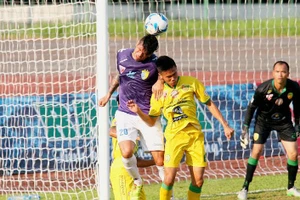 Đồng Tháp - Hà Nội T&T: 2-5: Sự trở lại của á quân