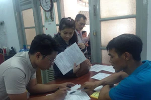 Thí sinh cuống cuồng điều chỉnh hồ sơ đăng ký thi THPT