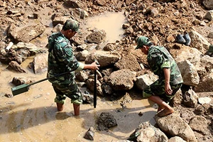 Mở đường phát hiện quả đạn cối 60 li