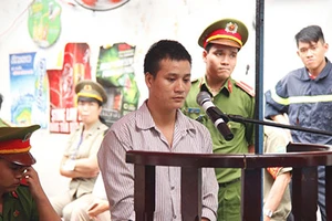 Bị từ chối ân ái, chồng đâm chết vợ 