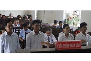 Cố ý làm trái, 4 bị cáo hầu tòa