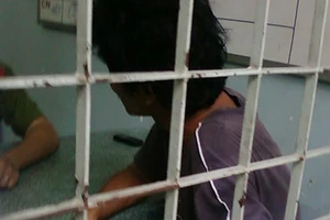 Truy bắt nhóm giả vờ va chạm giao thông cướp xe 