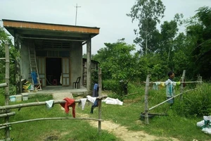 Anh họ 'làm bậy' khiến em họ 14 tuổi sinh con