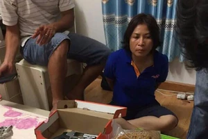 Bắt nữ quái bán ma túy pha trộn, có súng