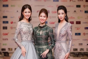 Showbiz Việt đổ bộ thảm đỏ LHP quốc tế Hà Nội