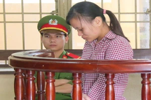 Sát hại 'mẹ nuôi' rồi hô hoán do nạn nhân ngã vào dao