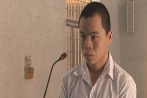 Hiếp dâm trẻ em lãnh 12 năm tù giam