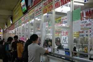 Bến xe Miền Đông không còn cảnh chen chúc mua vé Tết