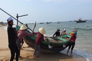 Bộ TN&MT: Biển 4 tỉnh miền Trung đã an toàn