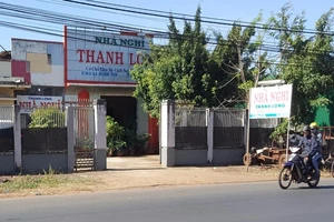 Cha và con gái tử vong trong phòng trọ