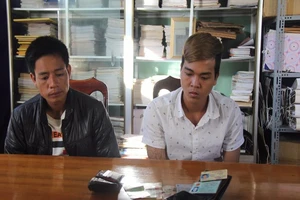 Tặng bằng khen 2 học viên cứu người, bị trộm lấy đồ