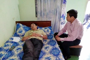 Bị chém khi đi vận động dỡ công trình vi phạm