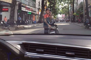 Nghi dàn cảnh chặn ô tô ở TP.HCM để trộm, cướp