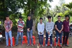 Nhóm trai làng dùng rựa, gậy sắt truy sát lẫn nhau