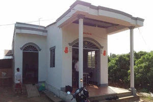 Theo người yêu về nhà, bé gái 14 tuổi bị xâm hại