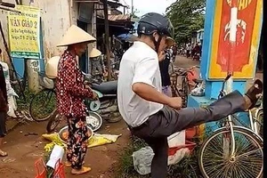 UBND xã xin lỗi vụ trưởng công an xã đá bay thau cá