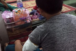 Bắt gỗ lậu, cán bộ bảo vệ rừng bị chém 