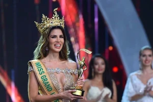 Ngắm tân hoa hậu Hoà bình Thế giới 2017