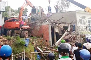 Sập giàn giáo ở Phú Quốc, 6 người thương vong 