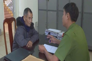 Làm giả hồ sơ thương binh, 2 người bị khởi tố