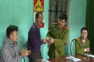 Nhân viên nhà nghỉ trộm tiền du khách Nhật