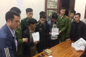 2 khách Lào cùng 1kg ma túy đá trong khách sạn