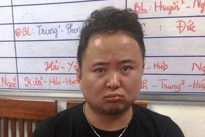 Camera ghi cảnh khách Trung Quốc trộm đồ ở sân bay Đà Nẵng