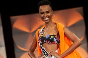 Ngắm vẻ đẹp của tân Hoa hậu Hoàn vũ thế giới 2019