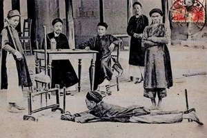 Xem người xưa nghiêm trị tội nâng điểm cho người thân