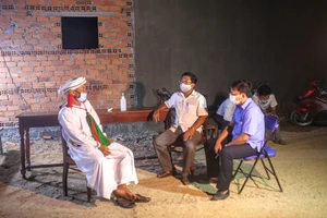 'Tư lệnh' trong chiến dịch chống COVID-19 ở thôn Văn Lâm 3