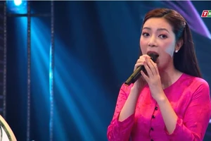 Tuyết Mai hát Hoa mười giờ, Đài Phương Trang cho 10 điểm