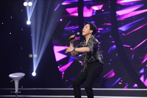 Trấn Thành hóa thân danh ca Ý Lan thị phạm cho Trung Tín