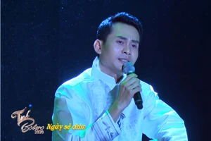 Diễn viên Lê Vinh hát tân cổ Bài ca đất phương Nam