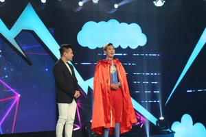 MC, siêu nhân giải cứu thế giới đổ bộ Lò võ tiếu lâm 