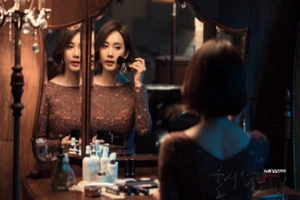 Hoa hậu Hàn Quốc hóa 'ác phụ' Họa mi trong mưa