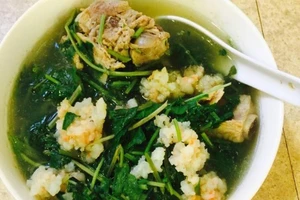 Nhớ thời rau má nấu canh ăn giải bữa