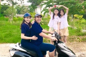 Quyền Linh kỷ niệm 15 năm ngày cưới rất... ngôn tình