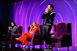 2 'bản sao Khánh Ly' hát khiến Trấn Thành nhún nhảy nhiệt tình