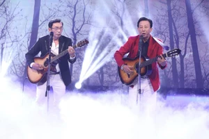 NSƯT Thế Hiển tái ngộ ‘Hoàng tử Mưa bụi’ Đình Văn sau 40 năm