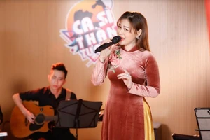 Tiểu Thúy gây bão với giọng hát y chang 'Nữ hoàng sầu muộn'