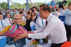 Chợ Lớn - Trung Huyện kỷ niệm 37 năm thành lập