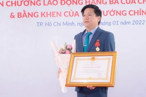 Vị bác sĩ đã thay đổi nhiều cuộc đời bất hạnh bằng phẫu thuật thẩm mỹ miễn phí