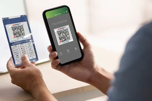 Quét mã QR để thanh toán dịch vụ y tế tại bệnh viện tỉnh Ninh Bình