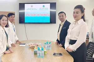 VWS tặng máy chạy thận nhân tạo cho BV Nhân dân 115