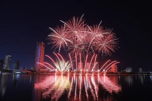 DIFF 2024 đêm 4: Hồi hộp chờ đón cuộc tỉ thí giữa hai siêu cường pháo hoa 