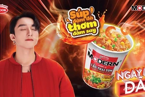 Acecook Việt Nam chuyển đổi mì ly Modern sang ly giấy thân thiện