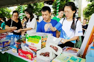 Đổi pin, sách cũ lấy quà tại ‘Ngày hội xanh Phú Mỹ Hưng 2024’