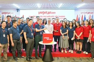 Người Vietjet hướng về miền Bắc yêu thương